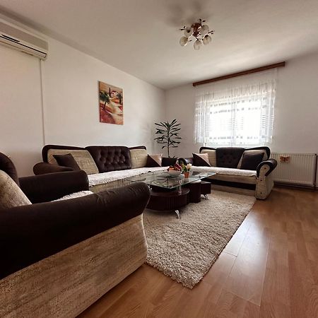 מוסטר Ms Apartment מראה חיצוני תמונה